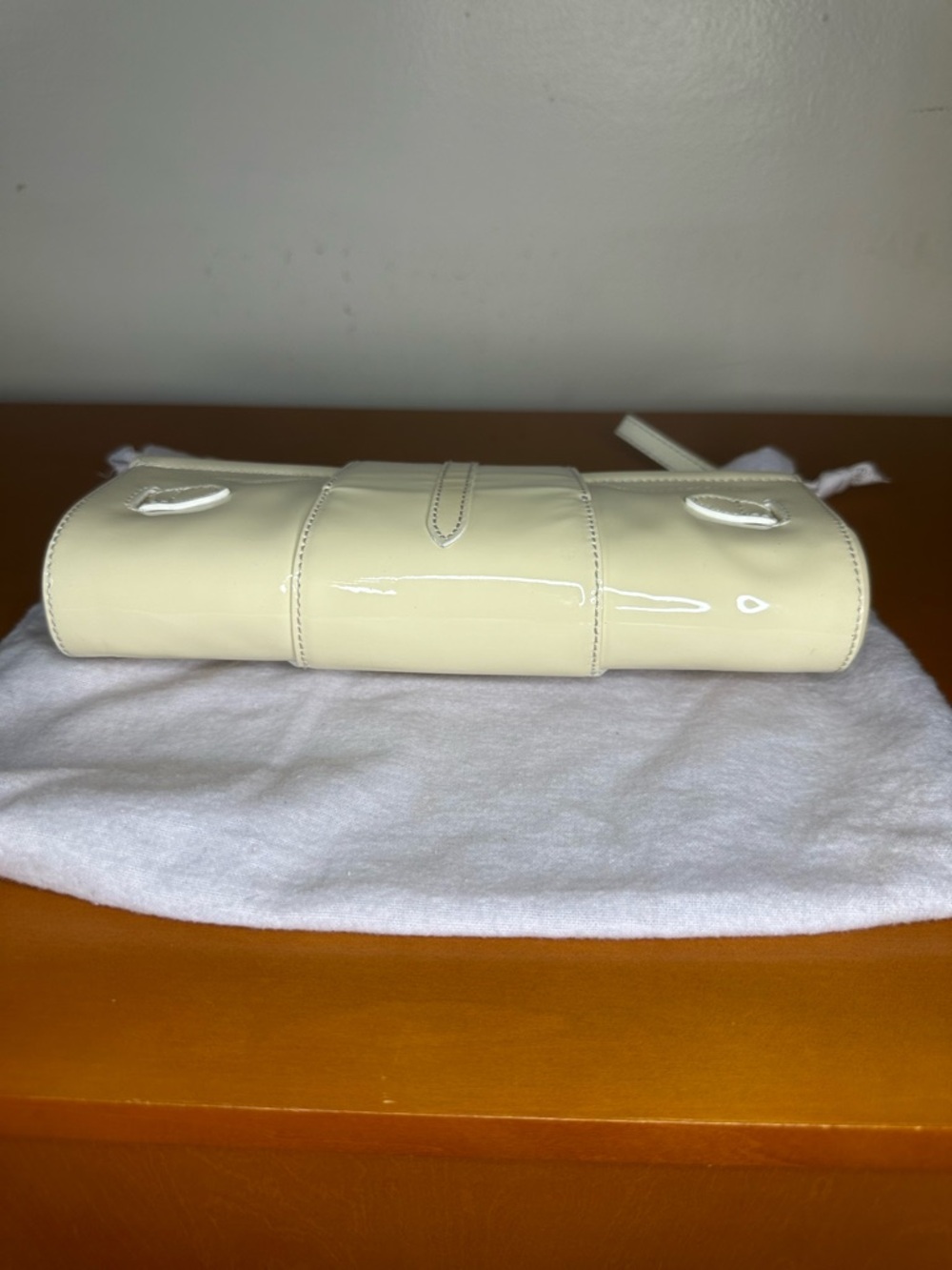 Jimmy Choo Cream  Patent Leather Wristlet Clutch Bag - Picture 3 of 7